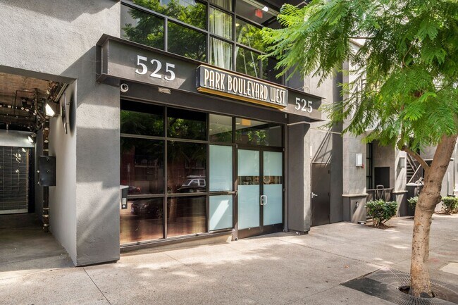 550 Park Blvd San Diego, CA 92101 photo 2