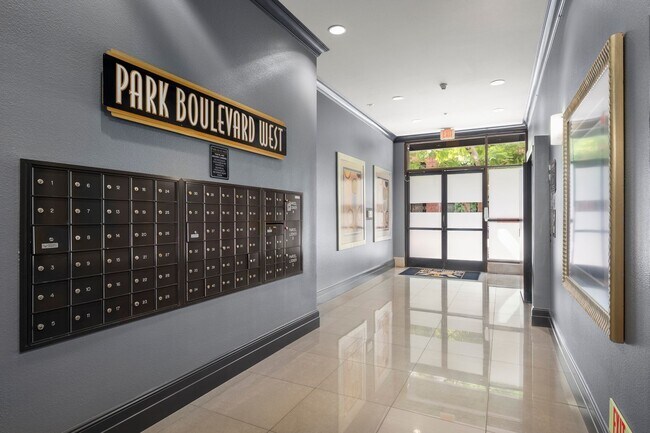 550 Park Blvd San Diego, CA 92101 photo 3