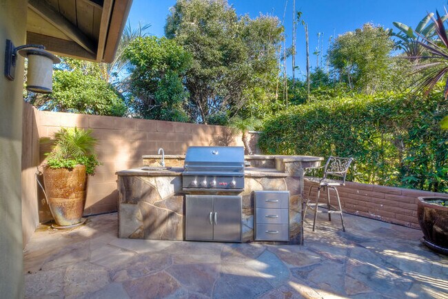 5285 Shore Dr Carlsbad, CA 92008 photo 3