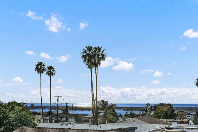 4823 Iroquois Ave San Diego, CA 92117 photo 3