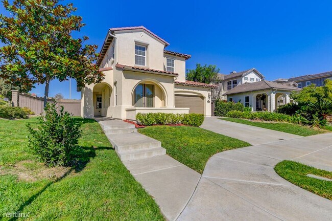 2353 Hummingbird St Chula Vista, CA 91915 photo 2