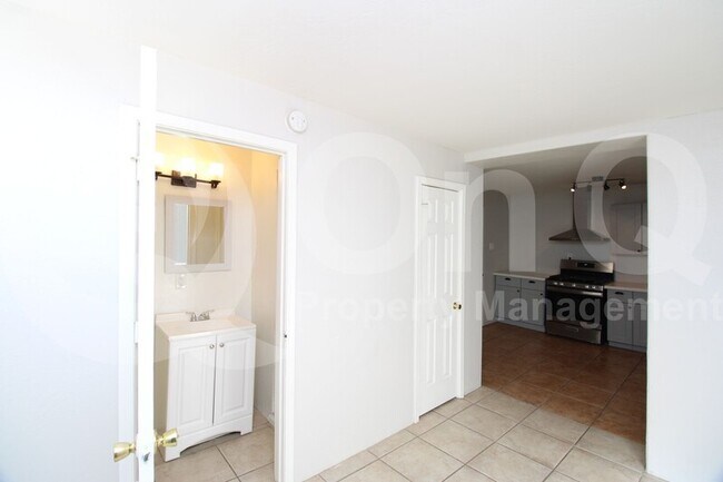 1548 W McKinley St Phoenix, AZ 85007 photo 4