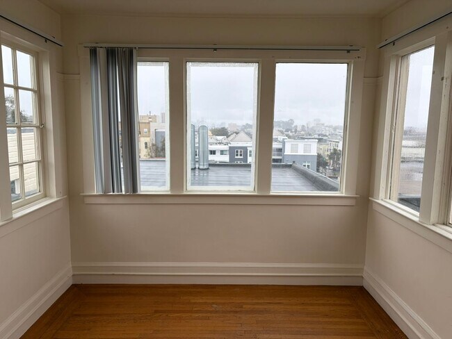 34 Atalaya Terrace San Francisco, CA 94117 photo 2
