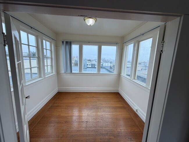 34 Atalaya Terrace San Francisco, CA 94117 photo 3