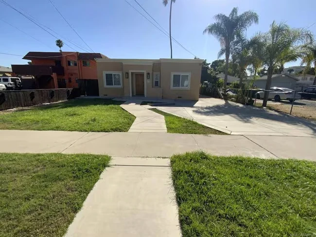 520 Glover Ave Chula Vista, CA 91910 photo 2