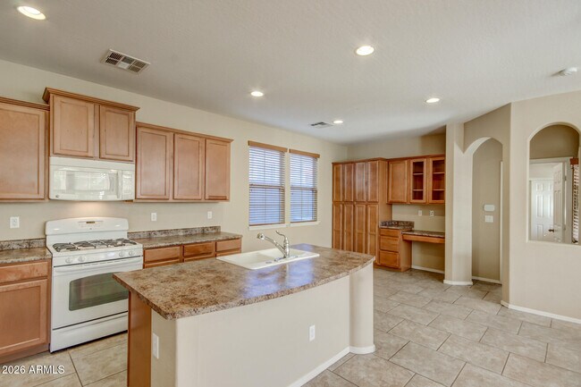 21158 W Sycamore Dr Buckeye, AZ 85396 photo 4