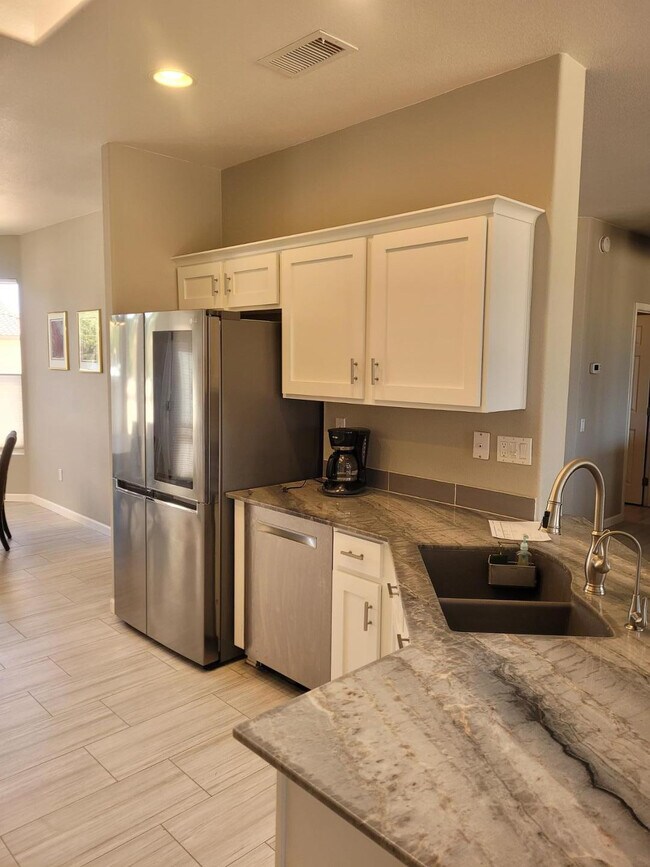 16248 W Tuscany Way Surprise, AZ 85374 photo 5