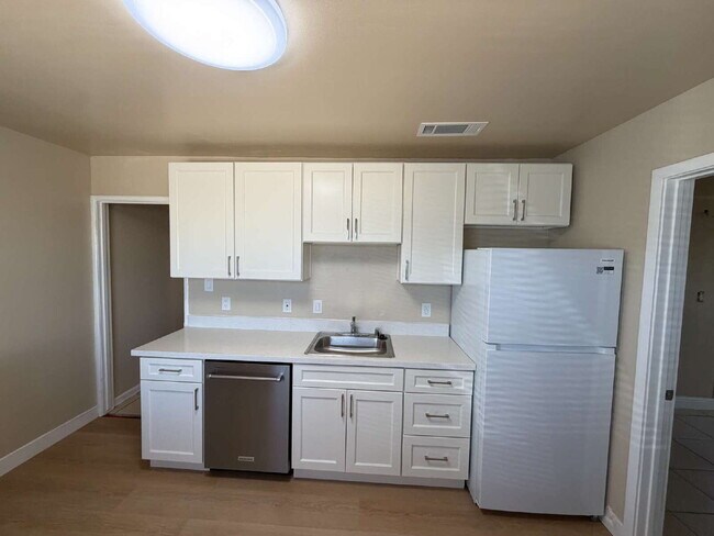 919 Carpino Ave Pittsburg, CA 94565 photo 5