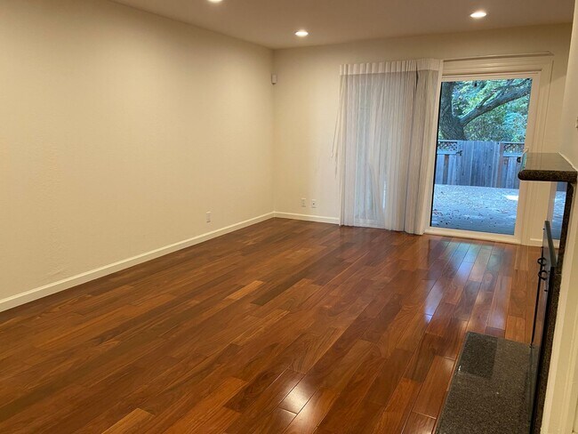 20812 4th St Saratoga, CA 95070 photo 2