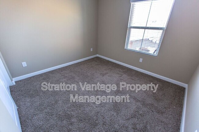 240 W Juniper Ave Gilbert, AZ 85234 photo 3