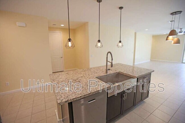 12571 W Country Club Trail Sun City, AZ 85373 photo 5