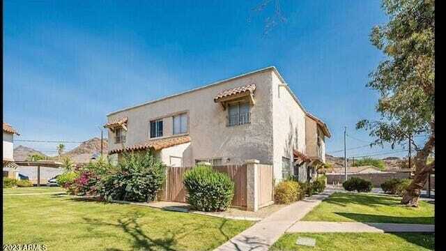 8805 N 12th Pl photo 3