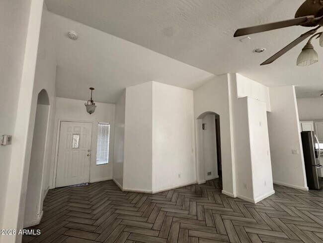 8537 W Virginia Ave photo 5