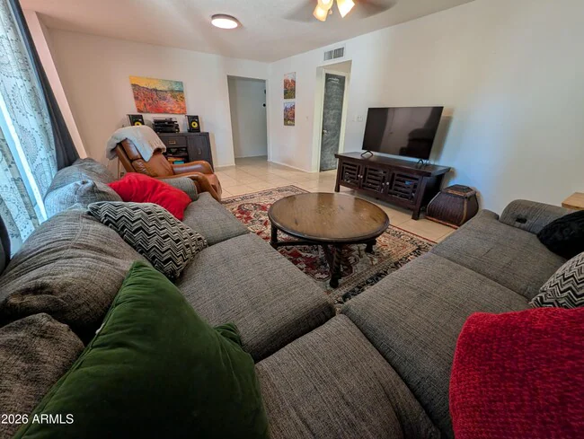 1039 E Larkspur Ln Tempe, AZ 85288 photo 3