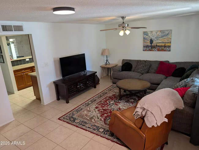 1039 E Larkspur Ln Tempe, AZ 85288 photo 4