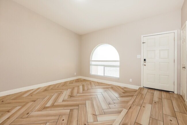 631 W Lindner Ave Mesa, AZ 85210 photo 3