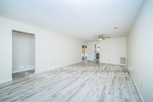 4568 Golden Ridge Dr Oceanside, CA 92056 photo 5