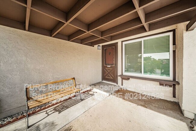 4568 Golden Ridge Dr Oceanside, CA 92056 photo 2