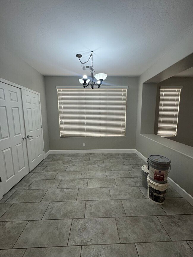 15445 W Cottonwood Cir Surprise, AZ 85374 photo 4