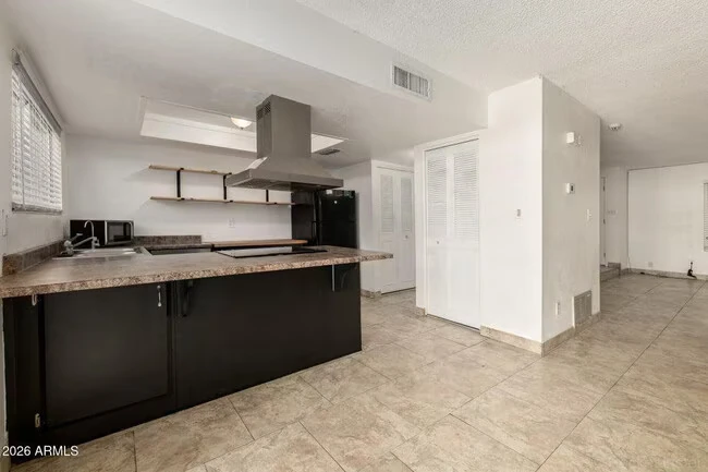 3109 W Harmont Dr Phoenix, AZ 85051 photo 3