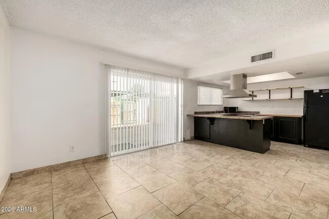 3109 W Harmont Dr Phoenix, AZ 85051 photo 4