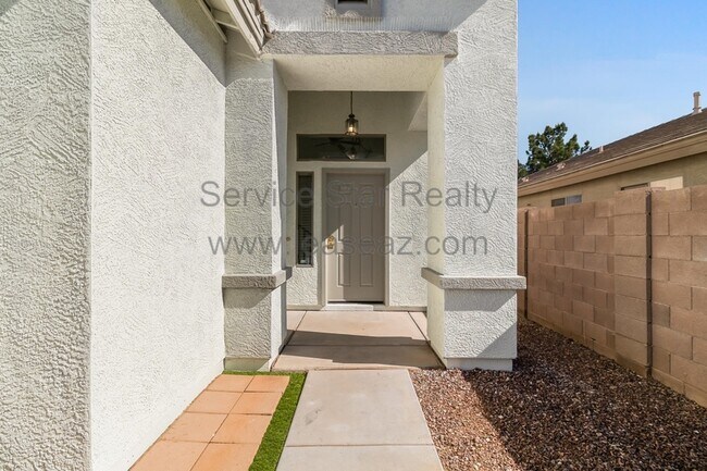 11006 W Mountain View Dr Avondale, AZ 85323 photo 3