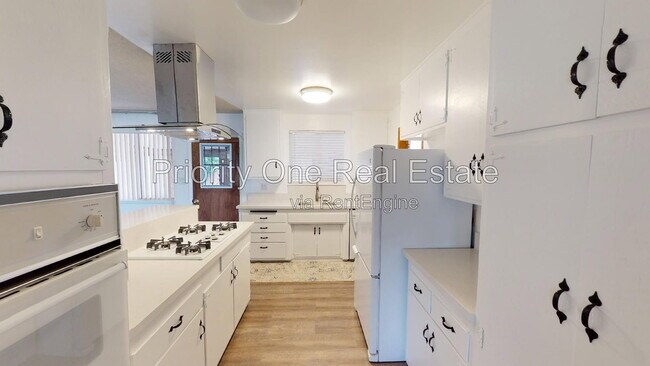 3649 Antiem St San Diego, CA 92111 photo 2