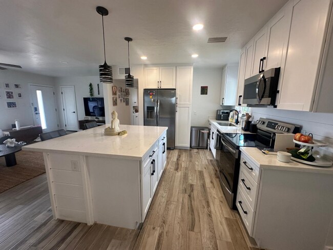 920 E Colter St Phoenix, AZ 85014 photo 2