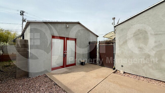 1209 W Indianola Ave Phoenix, AZ 85013 photo 2