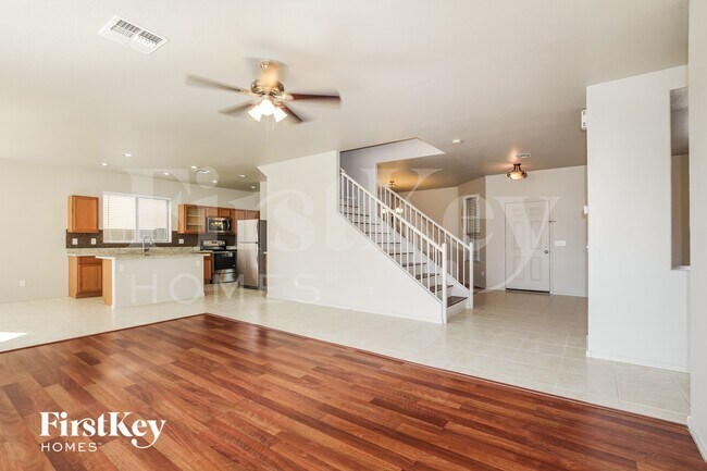 15029 W Larkspur Dr Surprise, AZ 85379 photo 3