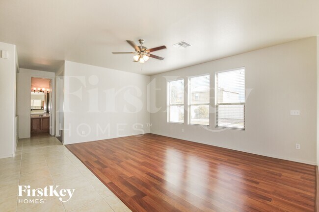 15029 W Larkspur Dr Surprise, AZ 85379 photo 4
