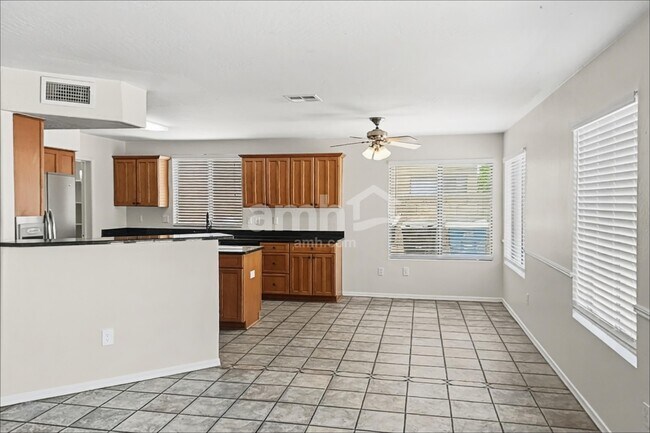 10440 W Colter St Glendale, AZ 85307 photo 5
