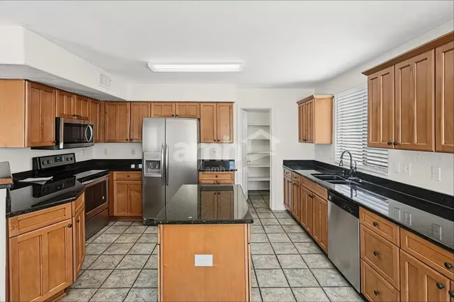 10440 W Colter St Glendale, AZ 85307 photo 3
