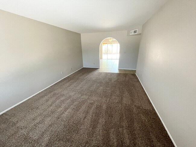 1317 S Shafer Dr Tempe, AZ 85281 photo 3