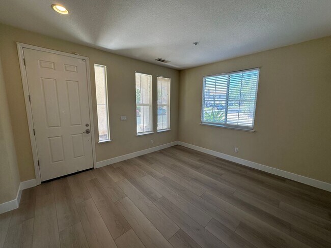 2397 Tamalpais Ave Brentwood, CA 94513 photo 3