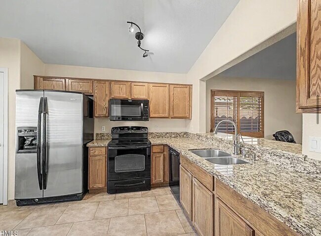 10113 E Osage Ave Mesa, AZ 85212 photo 4