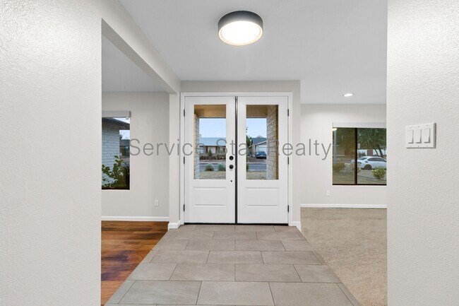 4837 E Acoma Dr Scottsdale, AZ 85254 photo 4