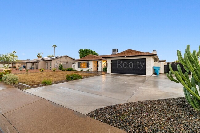 4837 E Acoma Dr Scottsdale, AZ 85254 photo 2