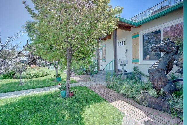 411 Citrus Ave Imperial Beach, CA 91932 photo 2