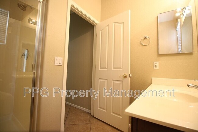 17045 W Bradford Way Surprise, AZ 85374 photo 5