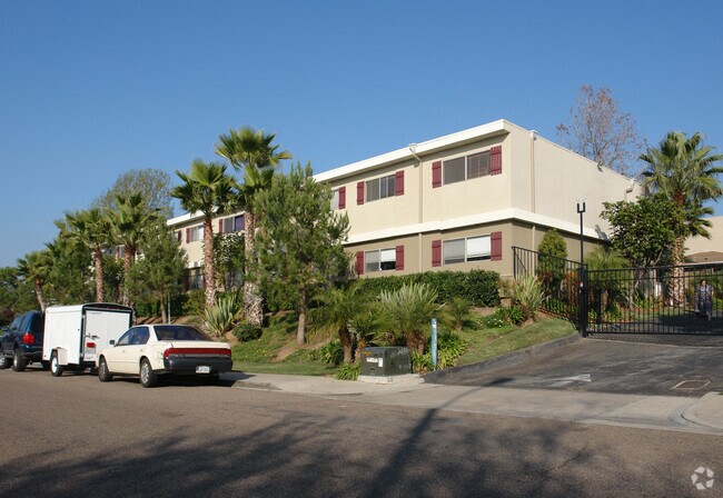 Hidden Pines Apartments photo 4