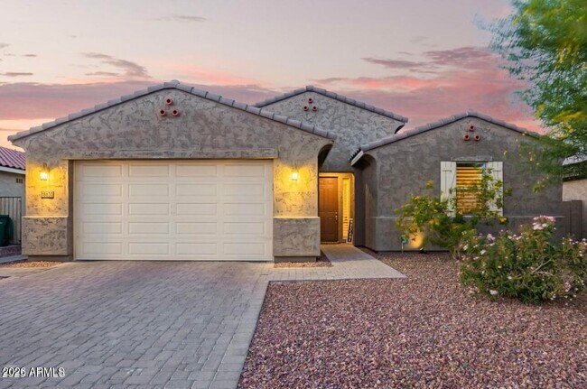 18630 W Lawrence Ln Waddell, AZ 85355 photo 2