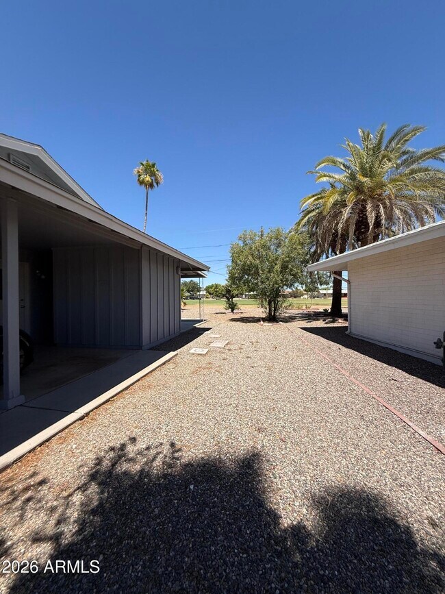 12235 N Cherry Hills Dr W Sun City, AZ 85351 photo 4