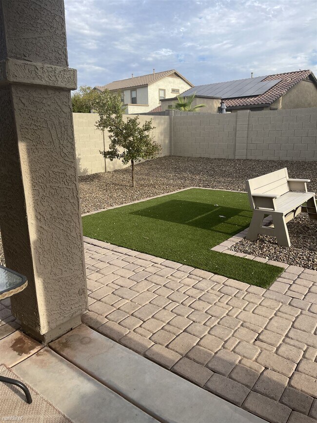 16418 W Whitehorn Way Surprise, AZ 85387 photo 4