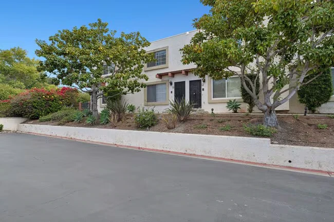 5430 Linda Vista Rd San Diego, CA 92110 photo 2