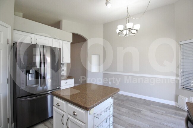 7407 E Lakeview Ave Mesa, AZ 85209 photo 3