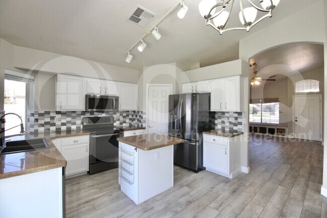 7407 E Lakeview Ave Mesa, AZ 85209 photo 5