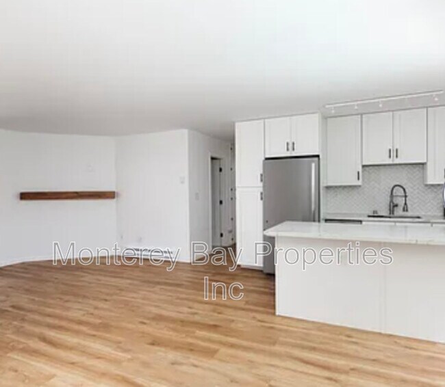 825 Balboa Ave Capitola, CA 95010 photo 3
