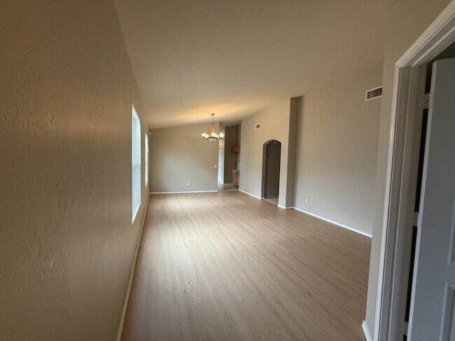 25214 W Clanton Ave Buckeye, AZ 85326 photo 3