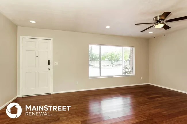 8720 N 53rd Ave Glendale, AZ 85302 photo 4